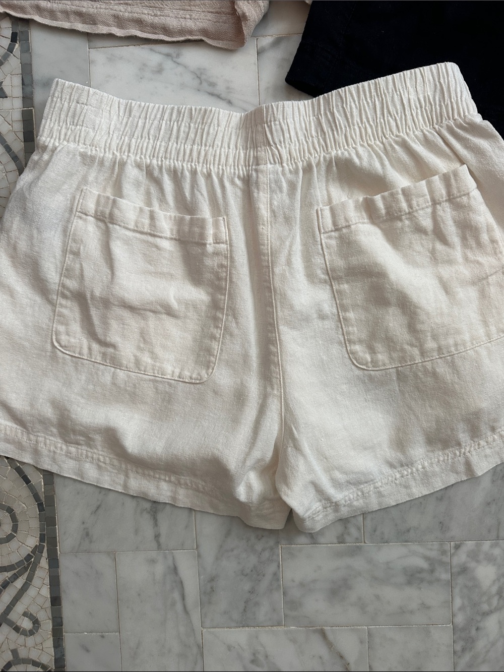 Old Navy M Women’s Elastic-Waist Linen Blend Casual Shorts - Black, White, Oat - Picture 9 of 13